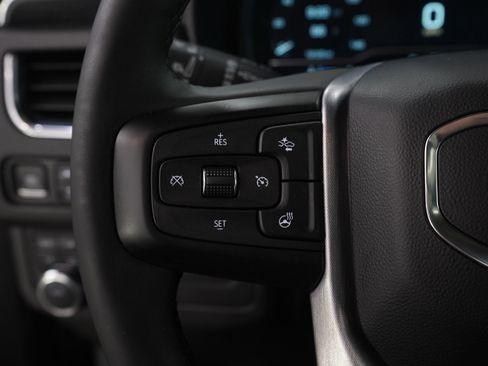 Used 2023 GMC Yukon XL SLT w/ SLT Premium Package image 20