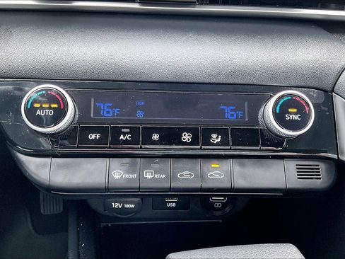 Used 2022 Hyundai Elantra SEL FWD image 34
