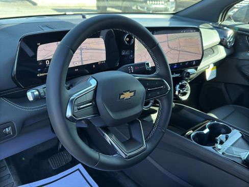 New 2026 Chevrolet Blazer EV LT image 32