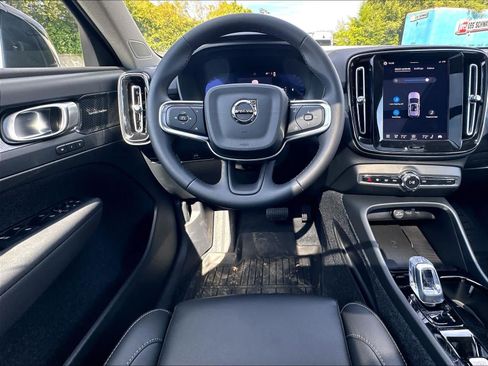 New 2026 Volvo XC40 B5 Ultra w/ Protection Package Premier AWD/4WD image 15