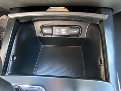 Used 2016 Kia Sorento FWD image 19