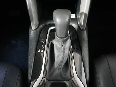 Used 2023 Toyota Corolla Cross XLE image 22