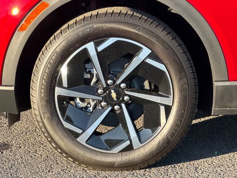 New 2026 Chevrolet Equinox EV LT image 27