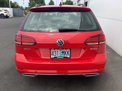 Used 2019 Volkswagen Golf S w/ Driver Assistance Package AWD/4WD image 5