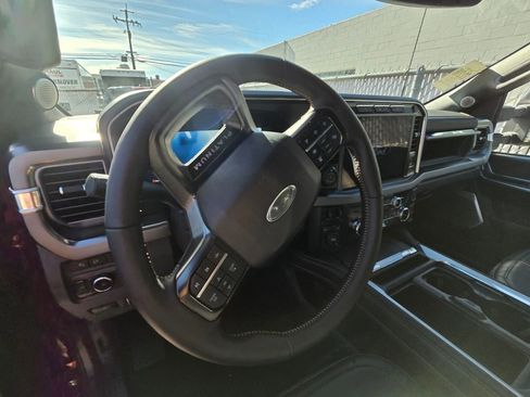 Used 2024 Ford F250 Platinum image 11