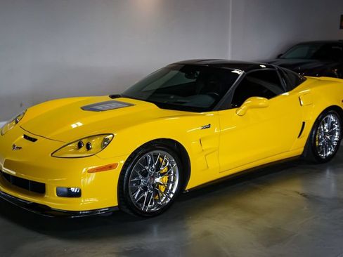 Used 2013 Chevrolet Corvette ZR1 w/ 3ZR Preferred Equipment Group RWD image 5
