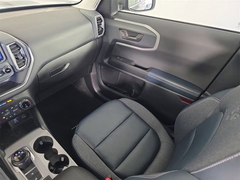 Used 2022 Ford Bronco Sport Outer Banks image 17