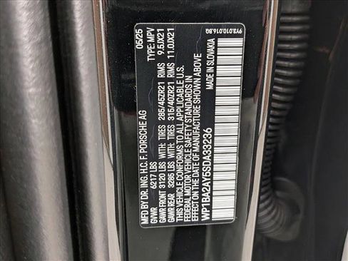 Certified 2025 Porsche Cayenne Coupe AWD/4WD image 29