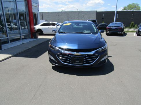 Used 2020 Chevrolet Malibu LT FWD image 3