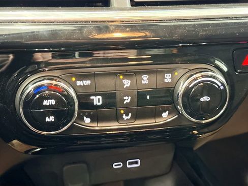 Used 2025 Chevrolet Trax ACTIV w/ Driver Confidence Package image 16