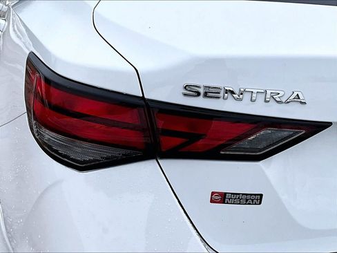 Used 2020 Nissan Sentra SV image 28