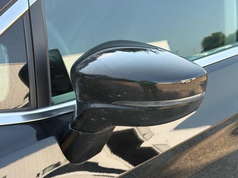 Used 2024 Chrysler Pacifica Touring-L FWD image 12