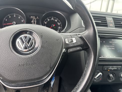 Used 2018 Volkswagen Jetta SE FWD image 19