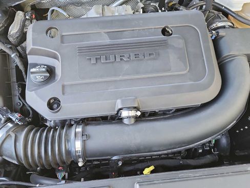 Used 2023 Buick Envision Essence w/ Sport Touring Package AWD/4WD image 13