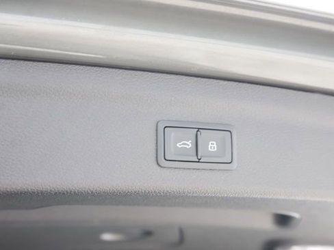 Used 2020 Audi Q3 2.0T Premium w/ Convenience Package image 8