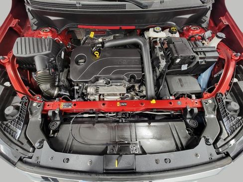 Used 2024 GMC Terrain SLE image 9