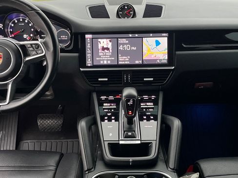 Used 2020 Porsche Cayenne image 17
