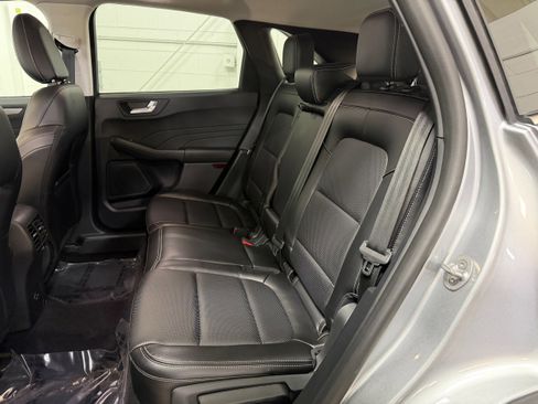 Certified 2022 Ford Escape Titanium image 10