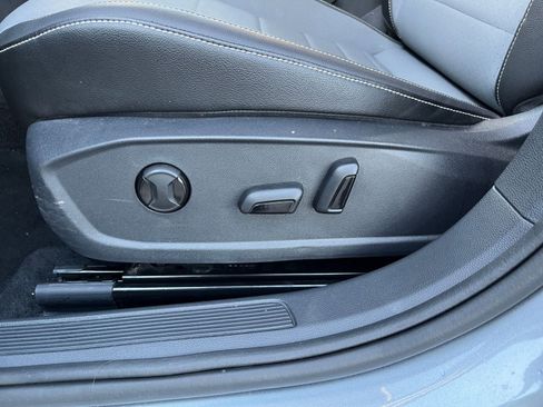 Used 2025 Volkswagen Jetta SE image 23