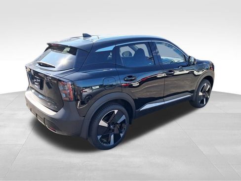 New 2025 Nissan Kicks SR image 5