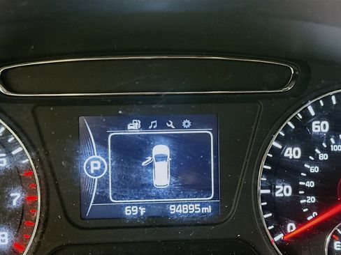 Used 2016 Kia Sorento EX image 18