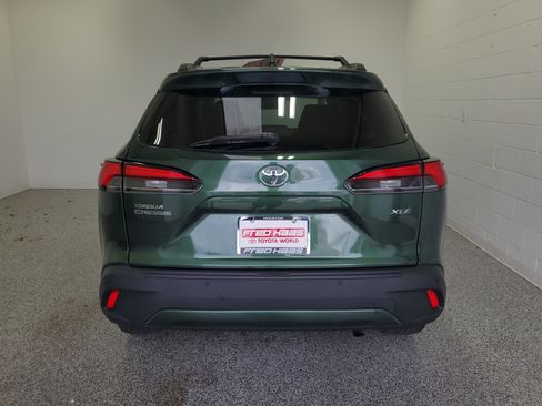 Used 2024 Toyota Corolla Cross XLE w/ Convenience Package FWD image 7