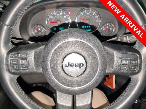 Used 2015 Jeep Wrangler Unlimited Sahara w/ Connectivity Group image 21