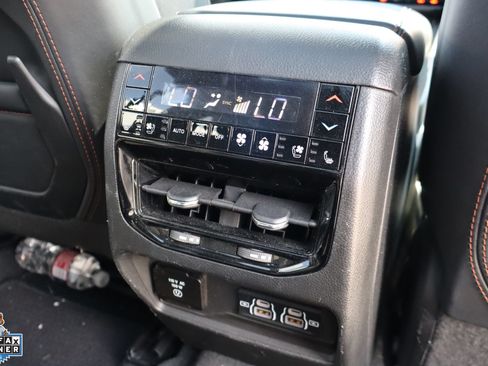 Used 2023 Jeep Grand Cherokee L Summit AWD/4WD image 30