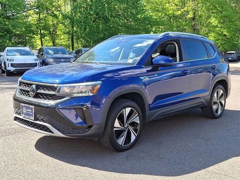 Certified 2023 Volkswagen Taos SE w/ Panoramic Sunroof Package AWD/4WD image 5