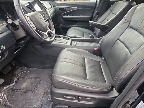 Certified 2023 Honda Passport TrailSport image 32