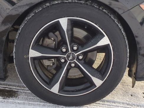 Used 2018 Ford Mustang Coupe image 13