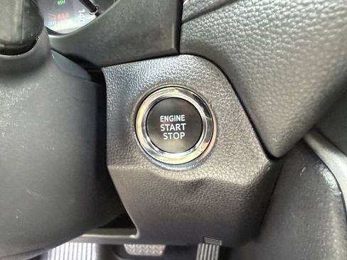Used 2025 Toyota RAV4 XLE w/ Convenience Package AWD/4WD image 25