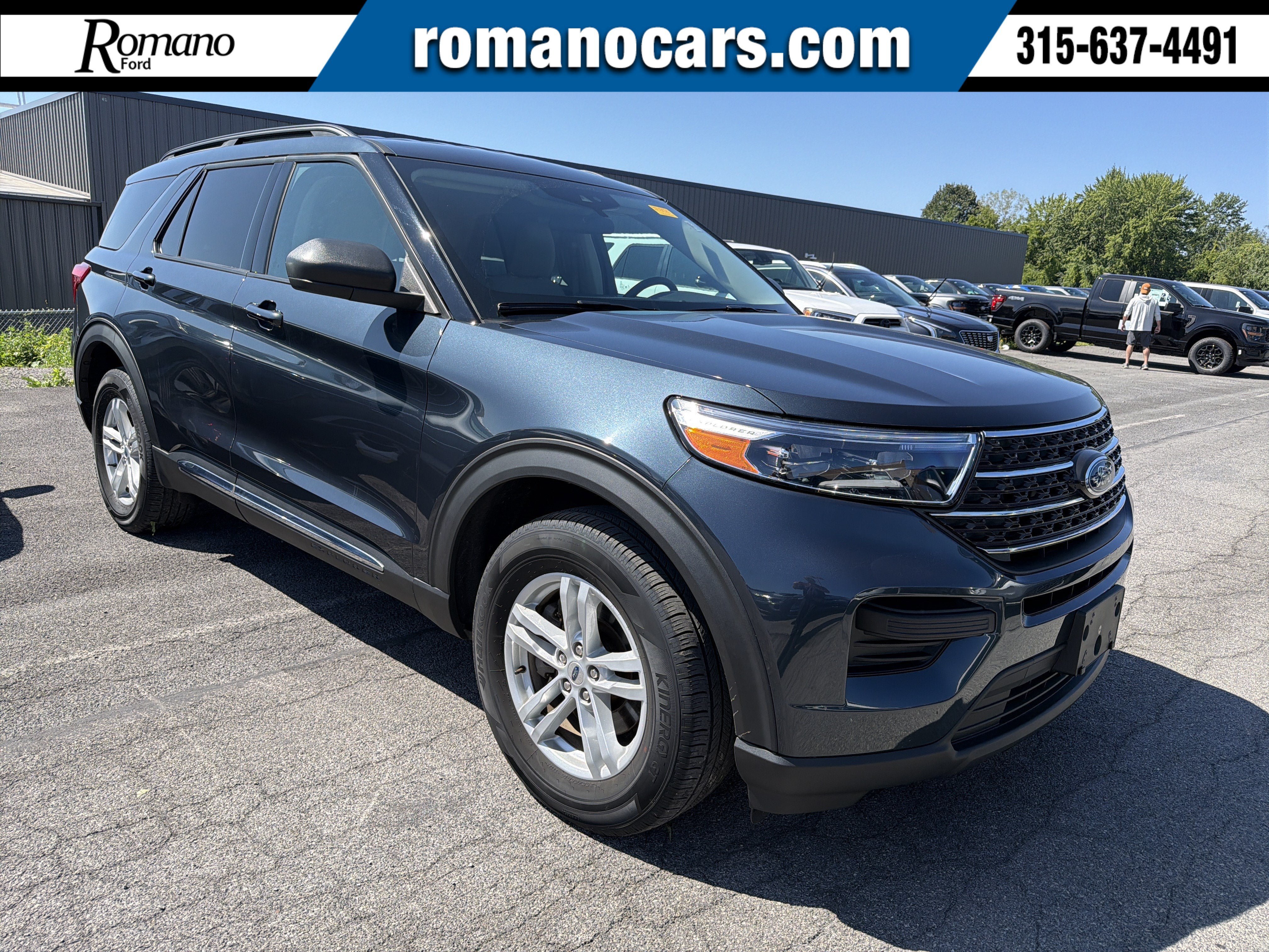 Used 2023 Ford Explorer XLT AWD/4WD image 1