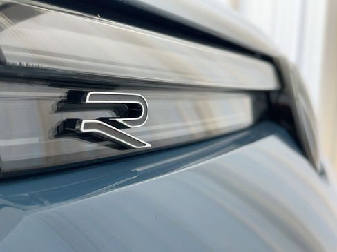 New 2026 Volkswagen Tiguan SE R-Line FWD image 37