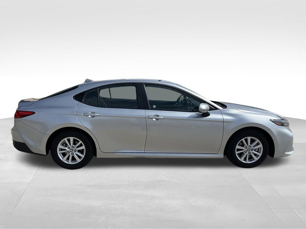 Used 2026 Toyota Camry LE FWD image 8