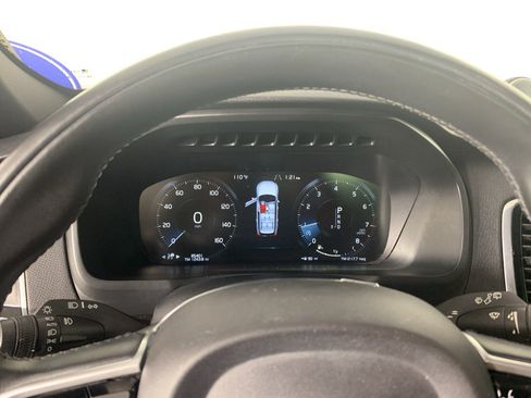 Used 2018 Volvo XC90 T6 Momentum w/ Convenience Package AWD/4WD image 22