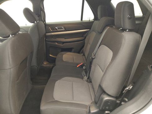 Used 2018 Ford Explorer XLT FWD image 18