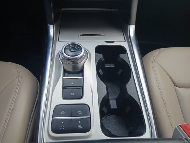 Used 2023 Ford Explorer XLT w/ Equipment Group 202A RWD image 5