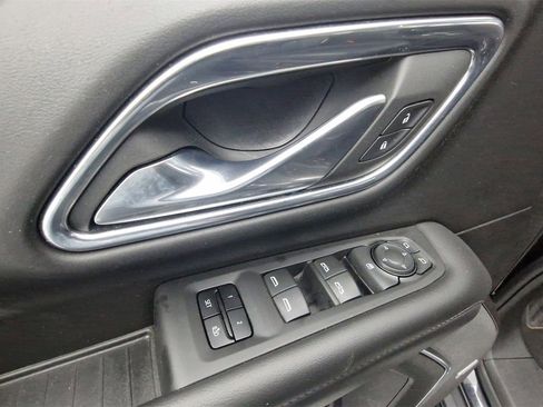 Used 2023 Chevrolet Suburban LT image 13