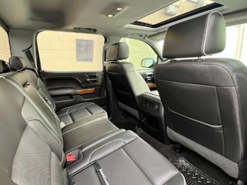 Used 2018 Chevrolet Silverado 1500 High Country image 12
