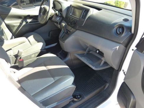 Used 2020 Nissan NV200 SV image 25