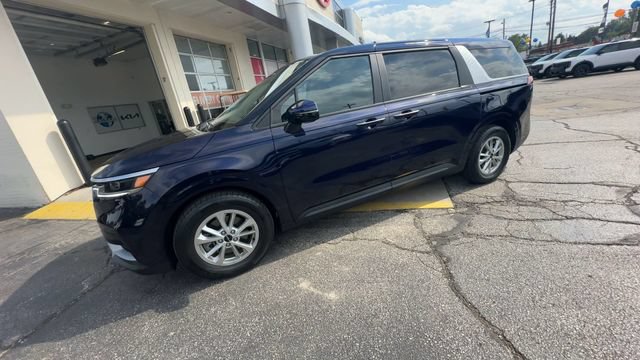 Certified 2024 Kia Carnival LX FWD image 4
