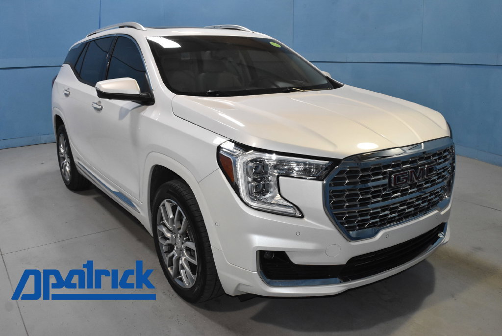 Used 2023 GMC Terrain Denali w/ Denali Premium Package AWD/4WD image 1
