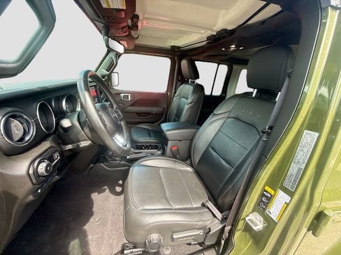 Used 2023 Jeep Wrangler Unlimited Sahara w/ Cold Weather Group AWD/4WD image 23