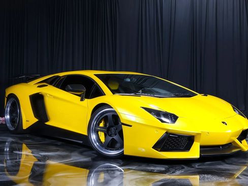 Used 2013 Lamborghini Aventador LP 700-4 image 11