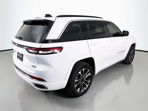 Used 2024 Jeep Grand Cherokee Overland w/ Luxury Tech Group IV image 7