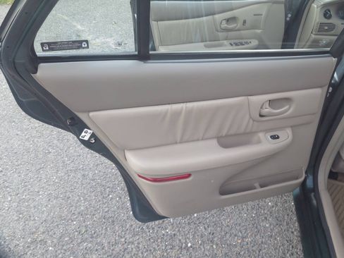 Used 2002 Buick Century Custom w/ Special Edition Pkg FWD image 17