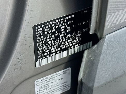 Used 2011 Volkswagen Tiguan SE image 27