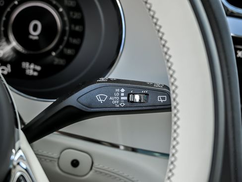 New 2026 Bentley Bentayga AWD/4WD image 33