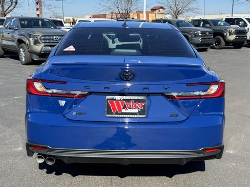 Used 2025 Toyota Camry SE w/ Convenience Package image 19